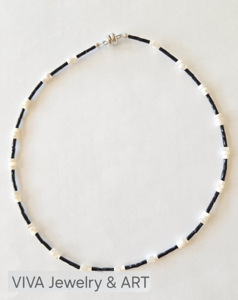 NASZYJNIK Z KAMIENI SZLACHETNYCH