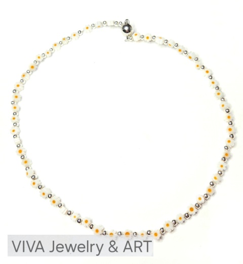 NASZYJNIK ,,POLNY WIANEK" ZE SREBRA I AKRYLOWYCH KORALIKÓW